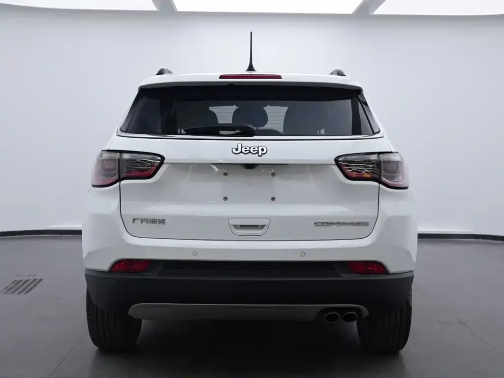 Jeep Compass — фото 2
