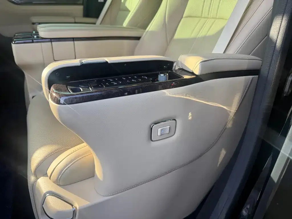 Toyota Vellfire — фото 6