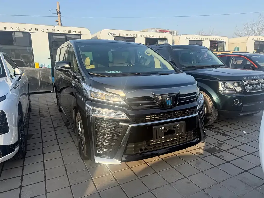 Toyota Vellfire — фото 4