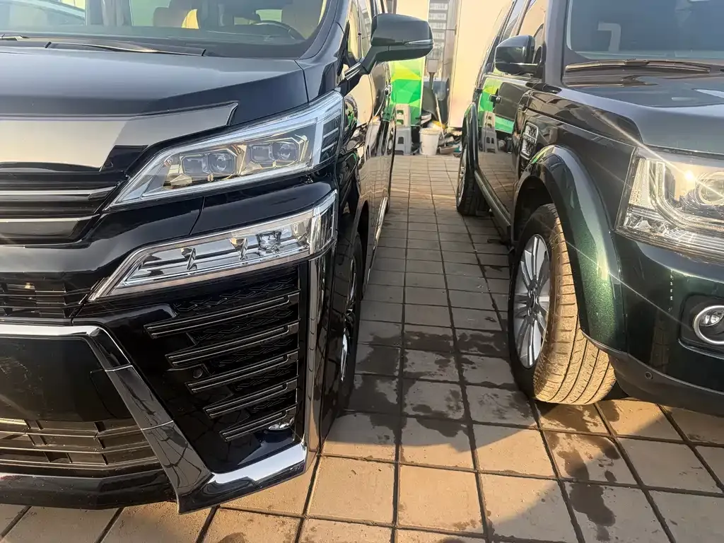 Toyota Vellfire — фото 9