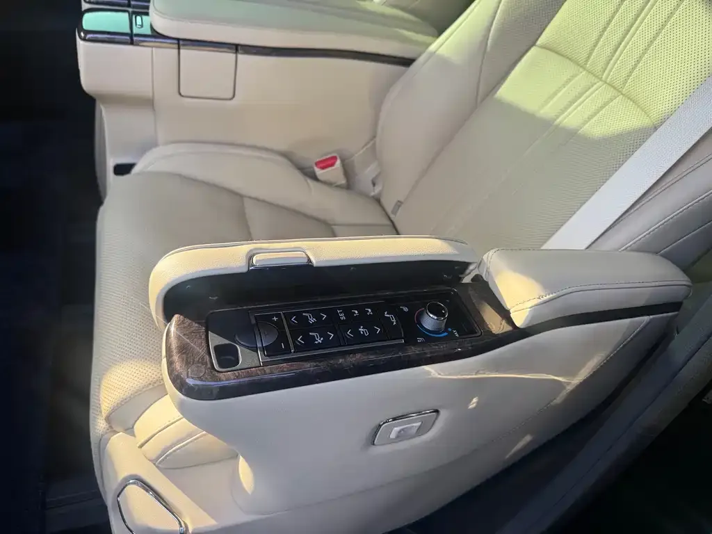 Toyota Vellfire — фото 3
