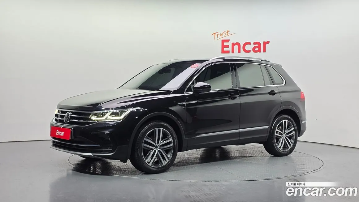 Volkswagen Tiguan — фото 1