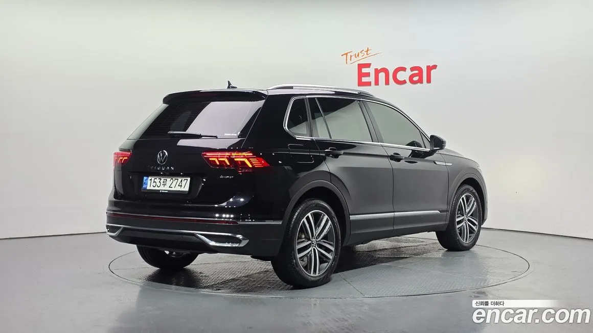 Volkswagen Tiguan — фото 4
