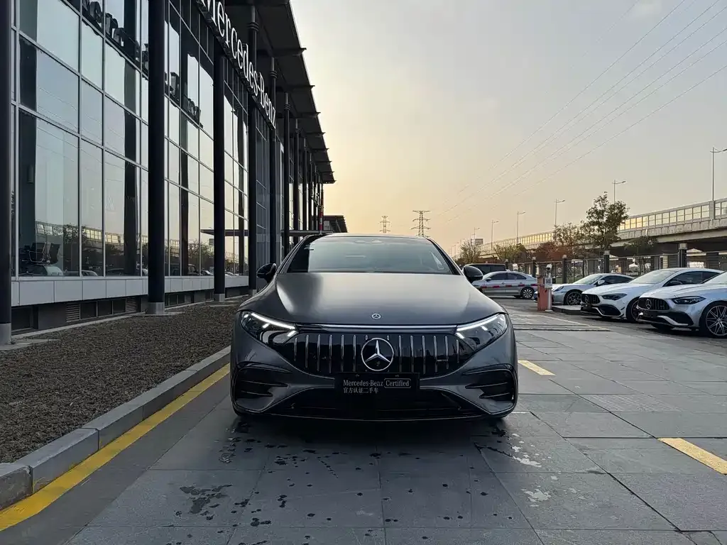 Mercedes-Benz EQS AMG — фото 3