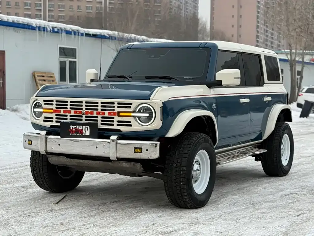 Ford Bronco — фото 1