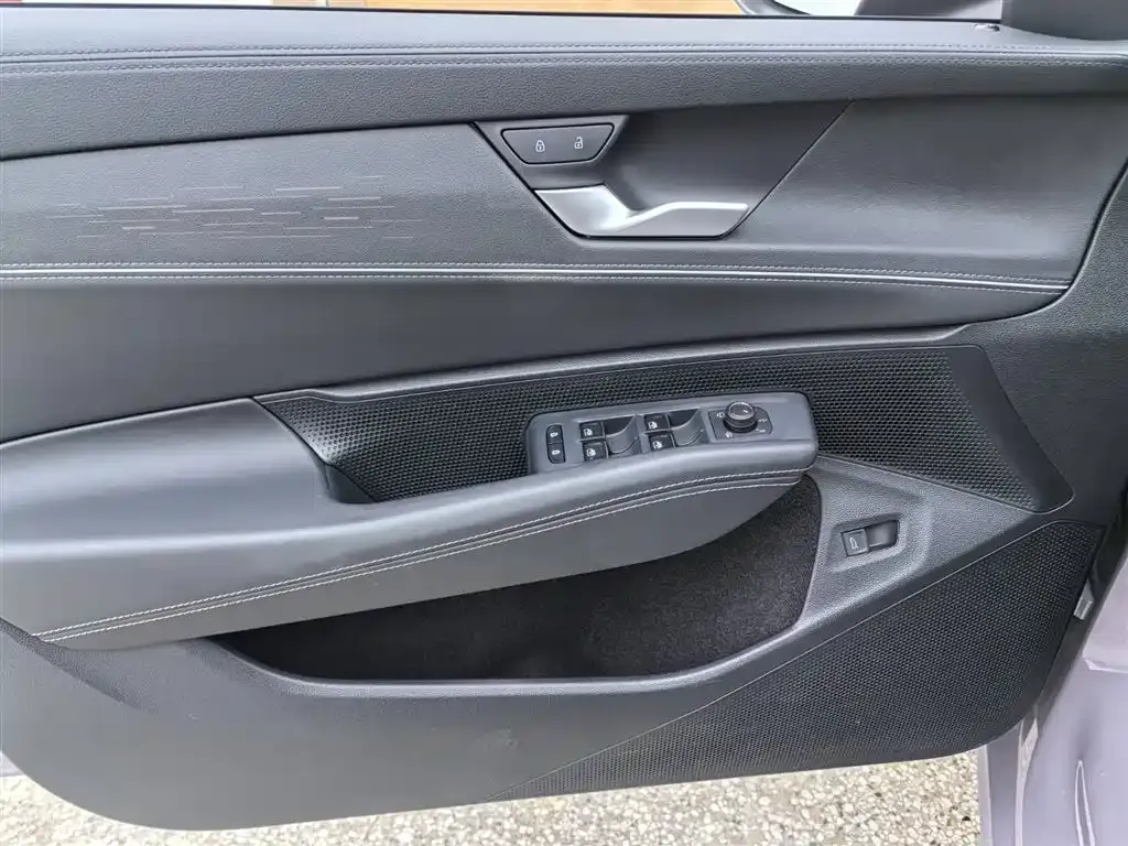 Volkswagen Passat — фото 10