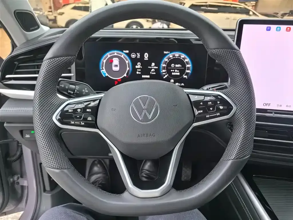 Volkswagen Passat — фото 7