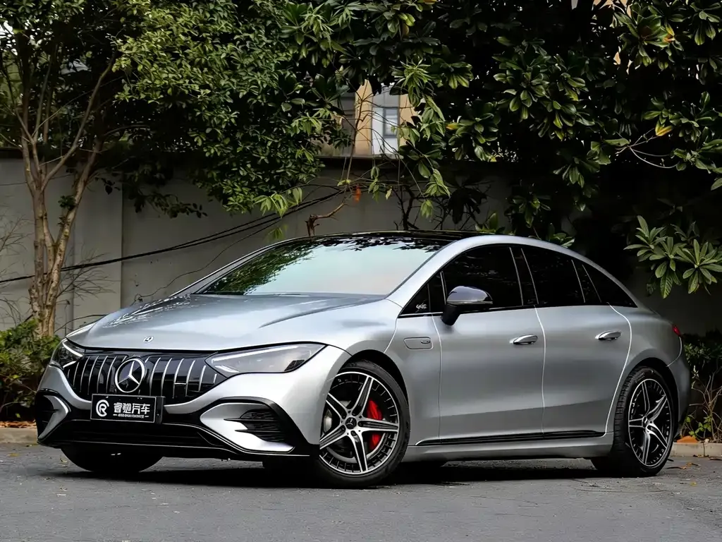 Mercedes-Benz EQE AMG — фото 1