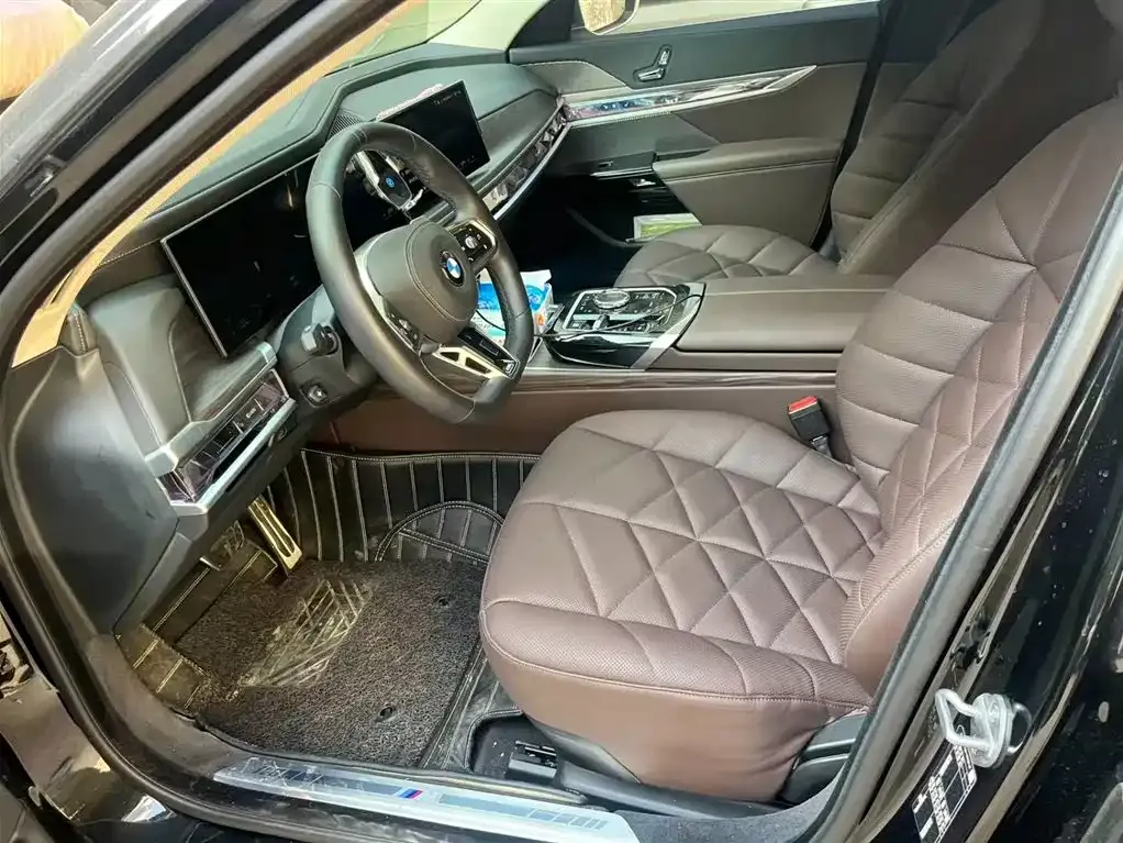 BMW 7 Series — фото 4