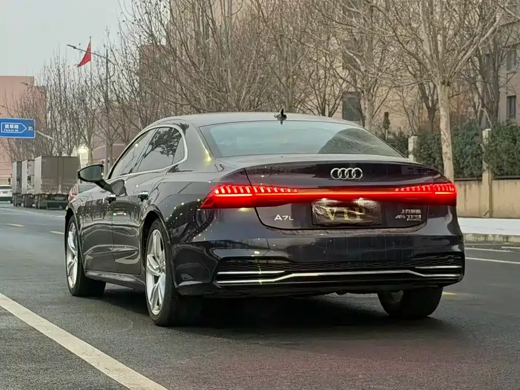 Audi A7L — фото 5