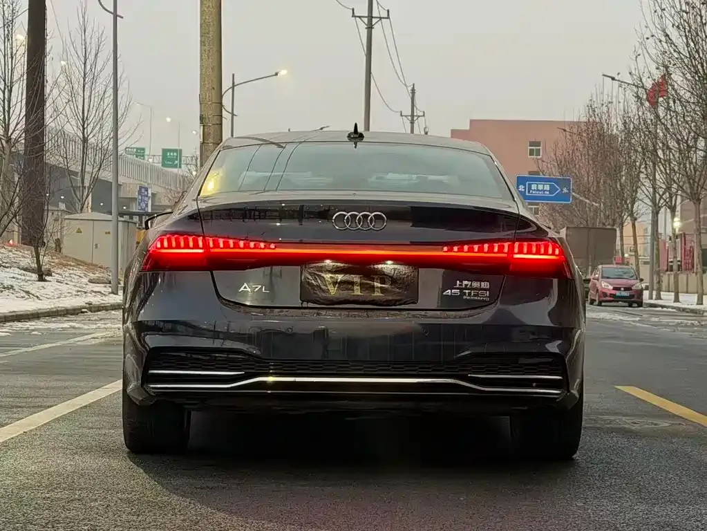 Audi A7L — фото 6