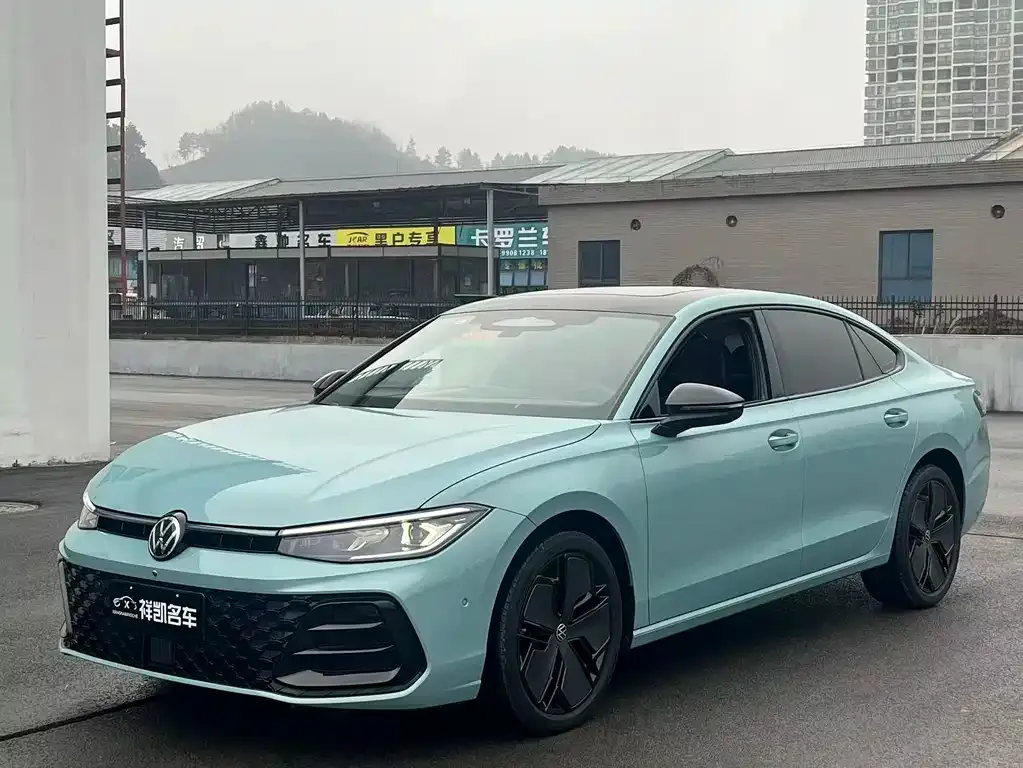 Volkswagen Passat — фото 1