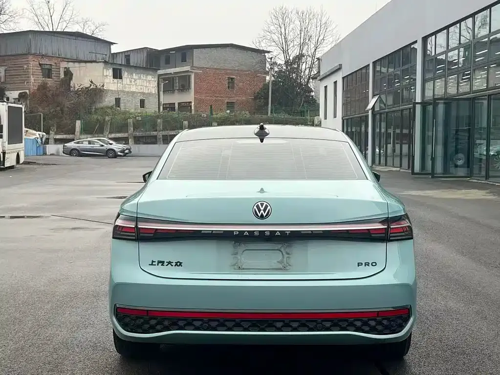 Volkswagen Passat — фото 3