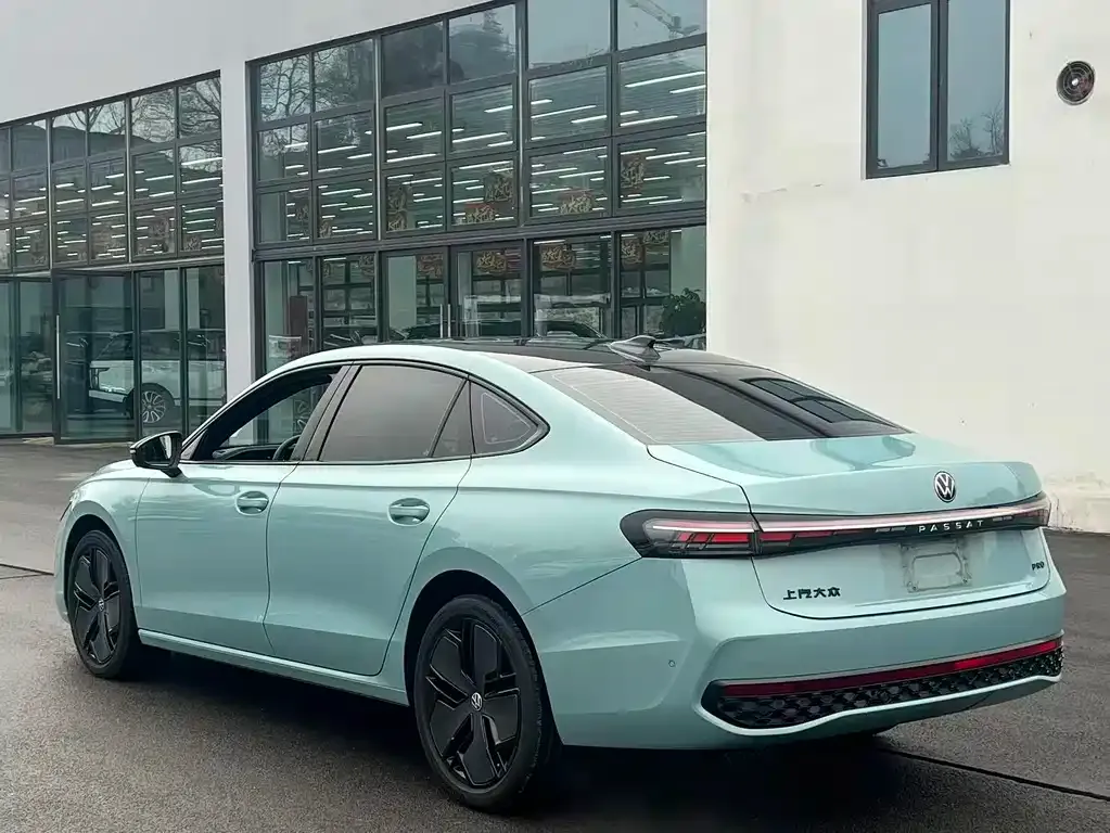 Volkswagen Passat — фото 8