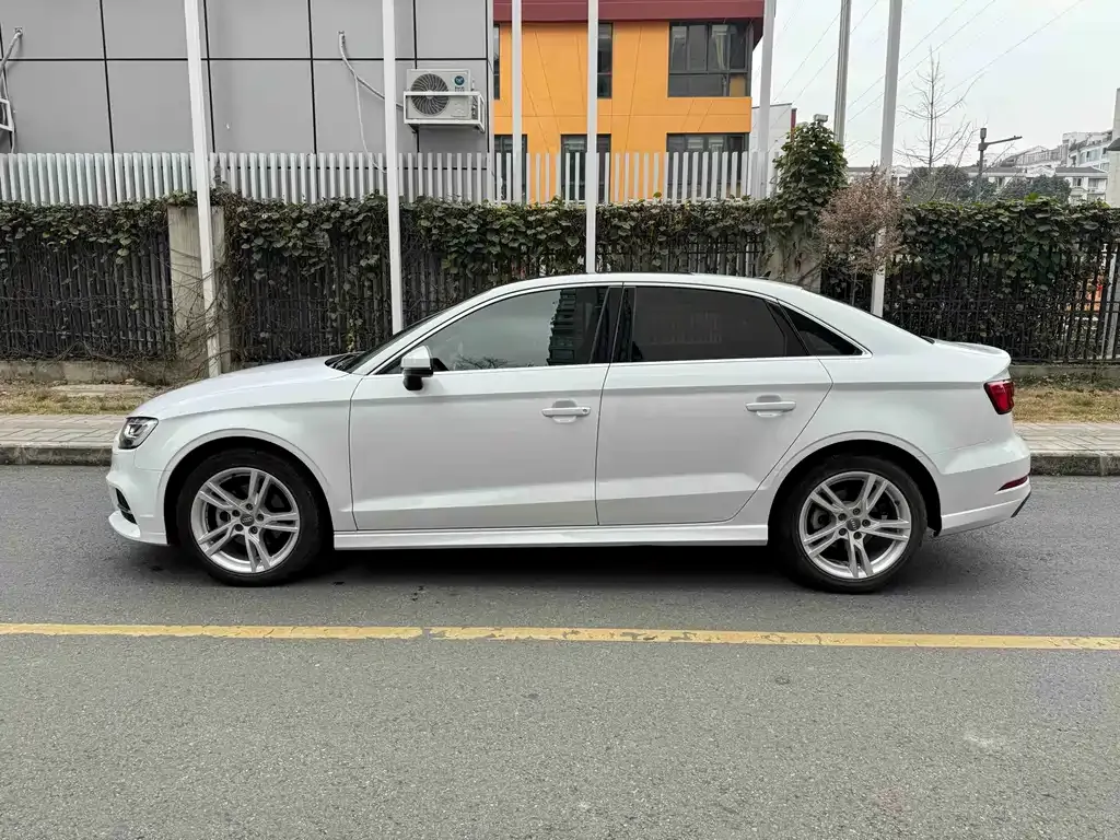 Audi A3 — фото 7