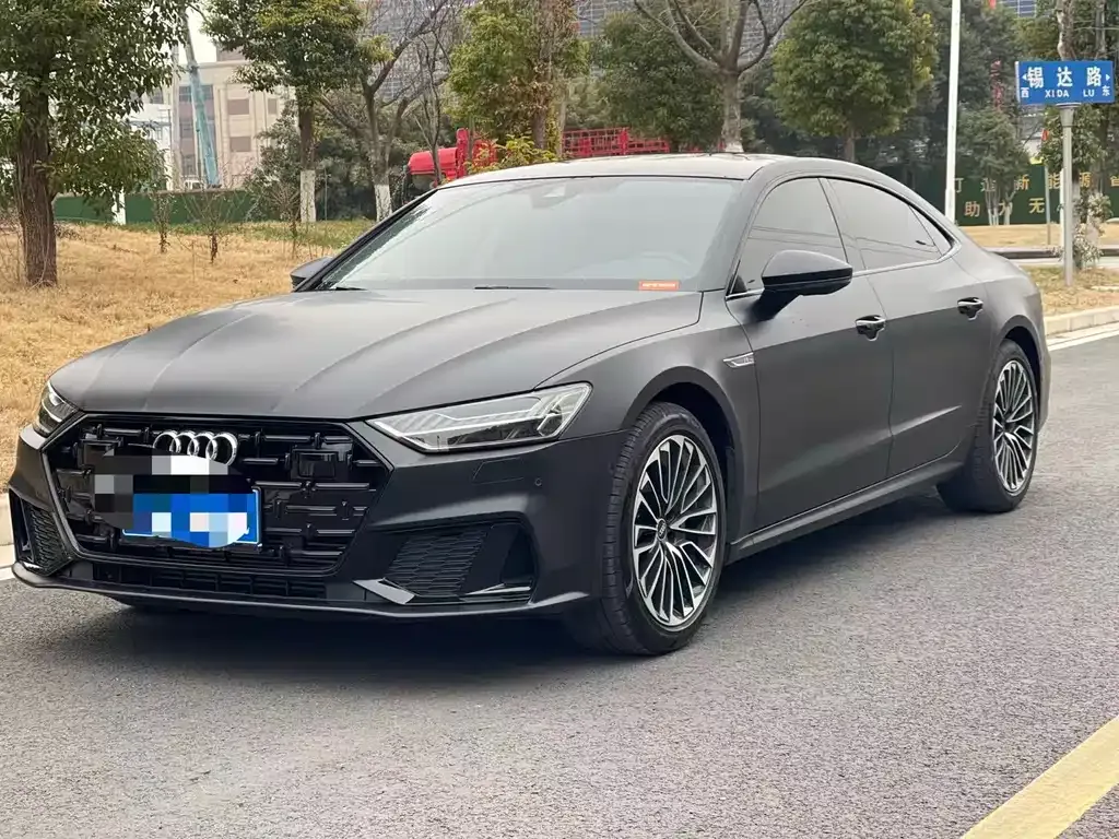 Audi A7L — фото 1