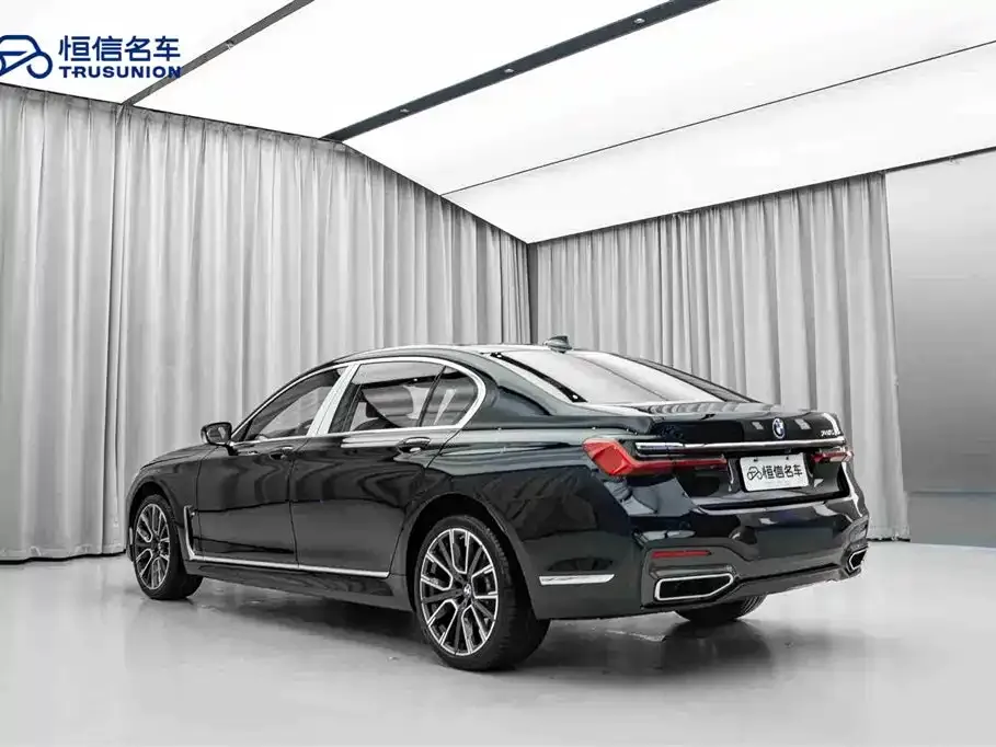 BMW 7 Series — фото 8