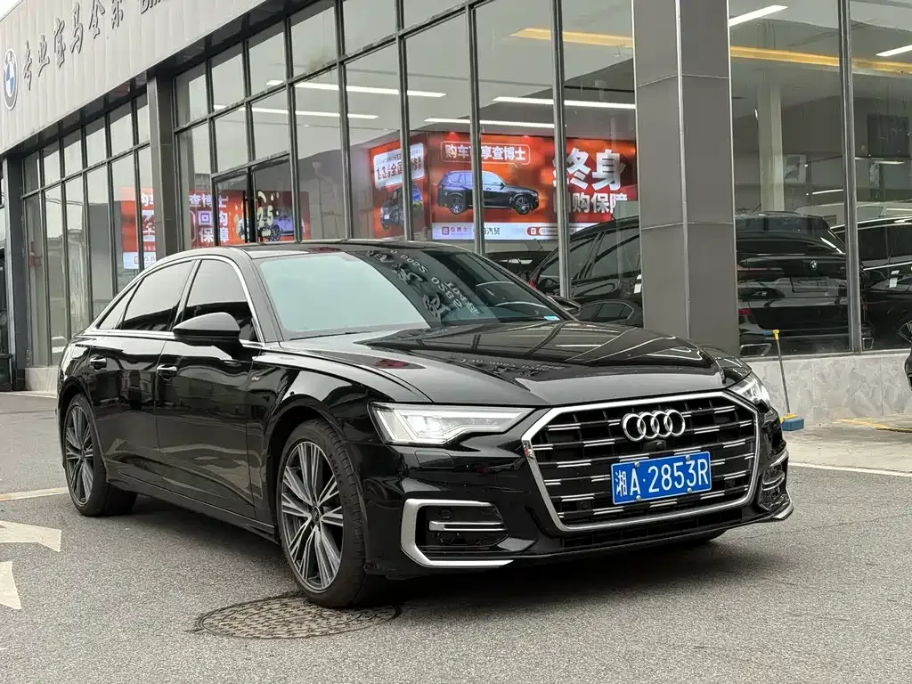 Audi A6L — фото 1