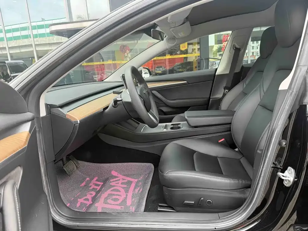 Tesla Model 3 — фото 3