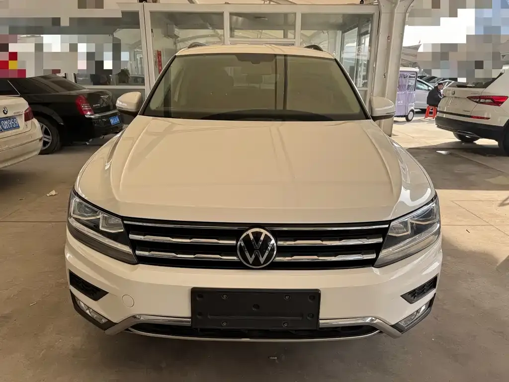 Volkswagen Tiguan L — фото 3