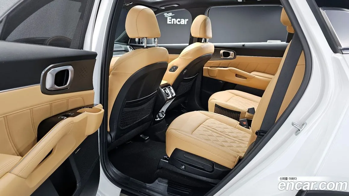 Kia Sorento — фото 9