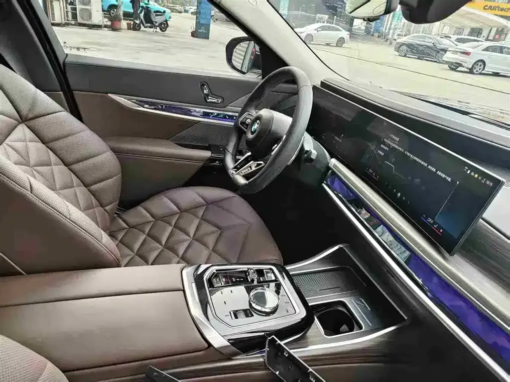 BMW 7 Series — фото 5