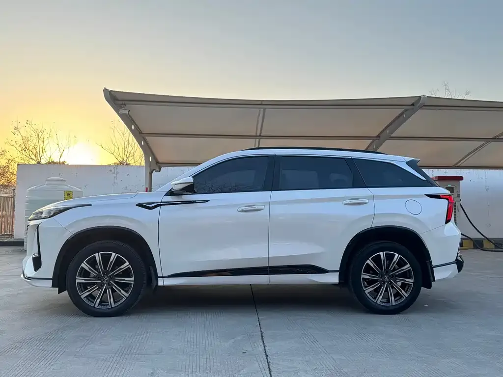 Changan CS75PLUS — фото 4