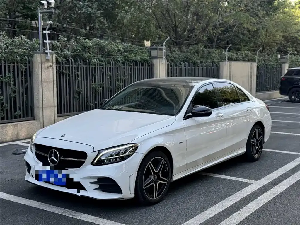 Mercedes-Benz C-Class — фото 1
