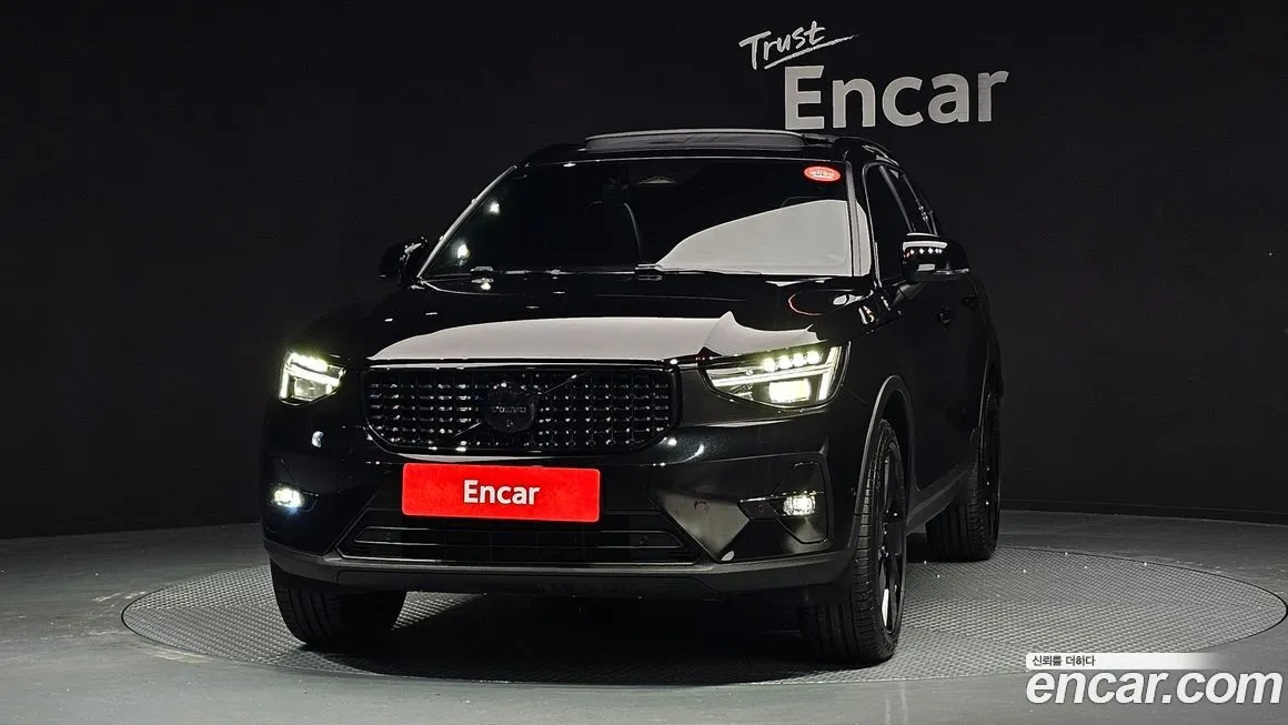 Volvo XC40 — фото 2