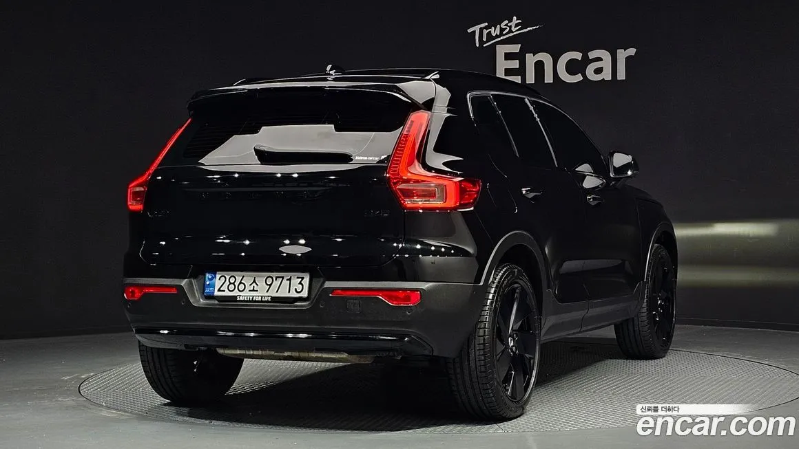 Volvo XC40 — фото 3