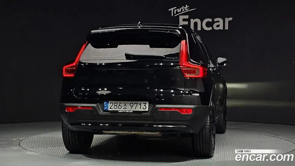 Volvo XC40 — фото 4