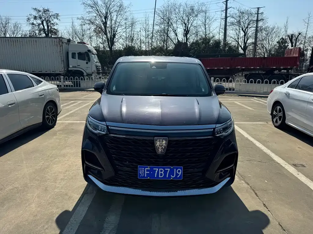 Roewe iMAX8 — фото 1