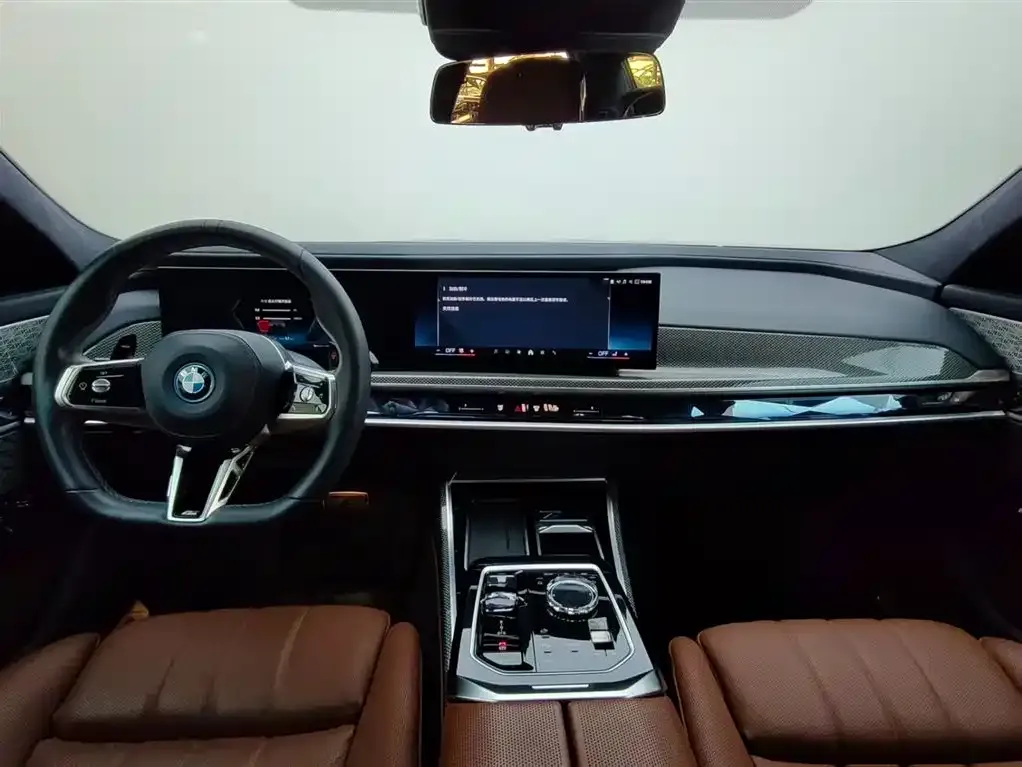 BMW M760Le — фото 2