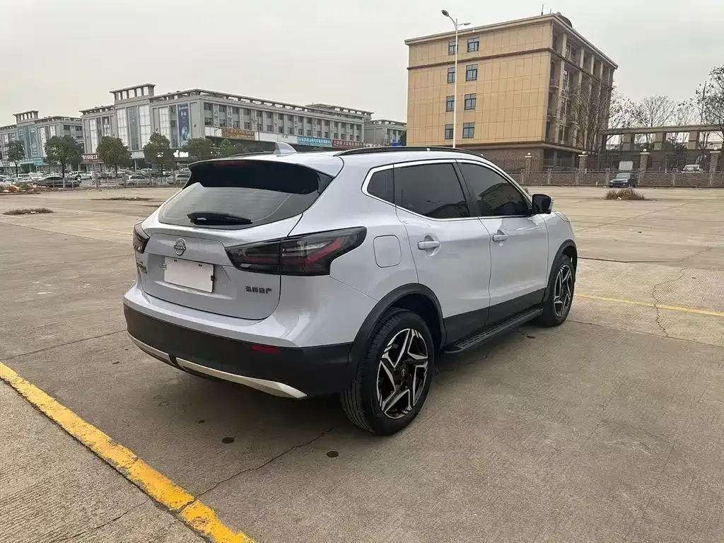 Nissan Qashqai — фото 3