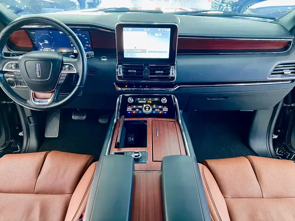 Lincoln Navigator — фото 9