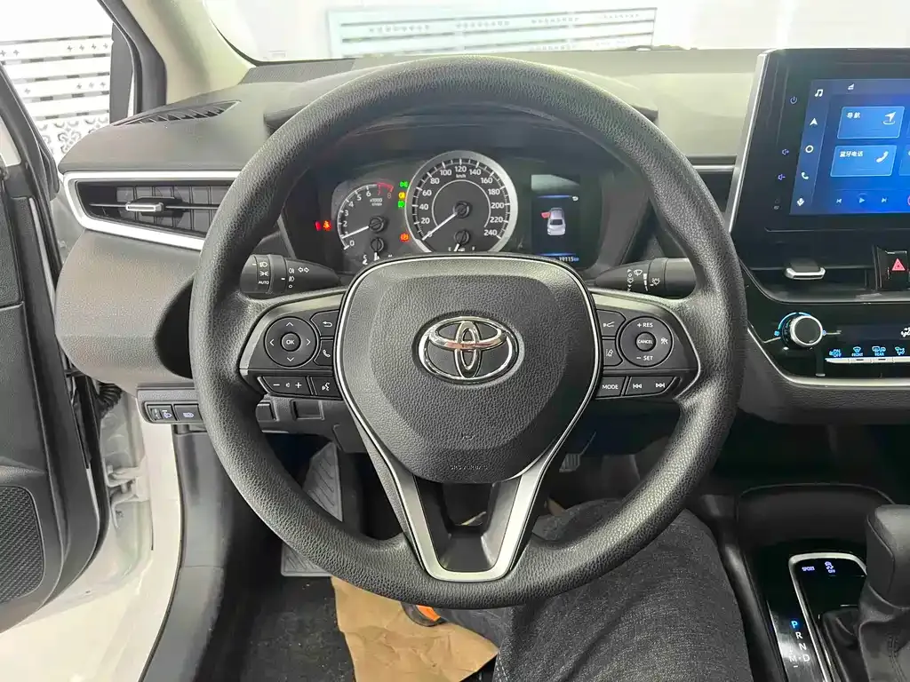 Toyota Corolla — фото 10