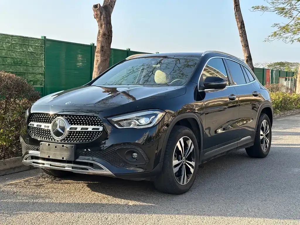 Mercedes-Benz GLA — фото 1