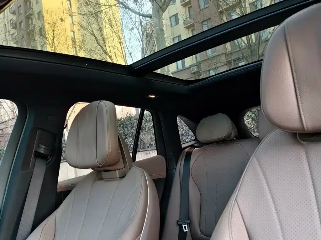 Mercedes-Benz EQE SUV — фото 4