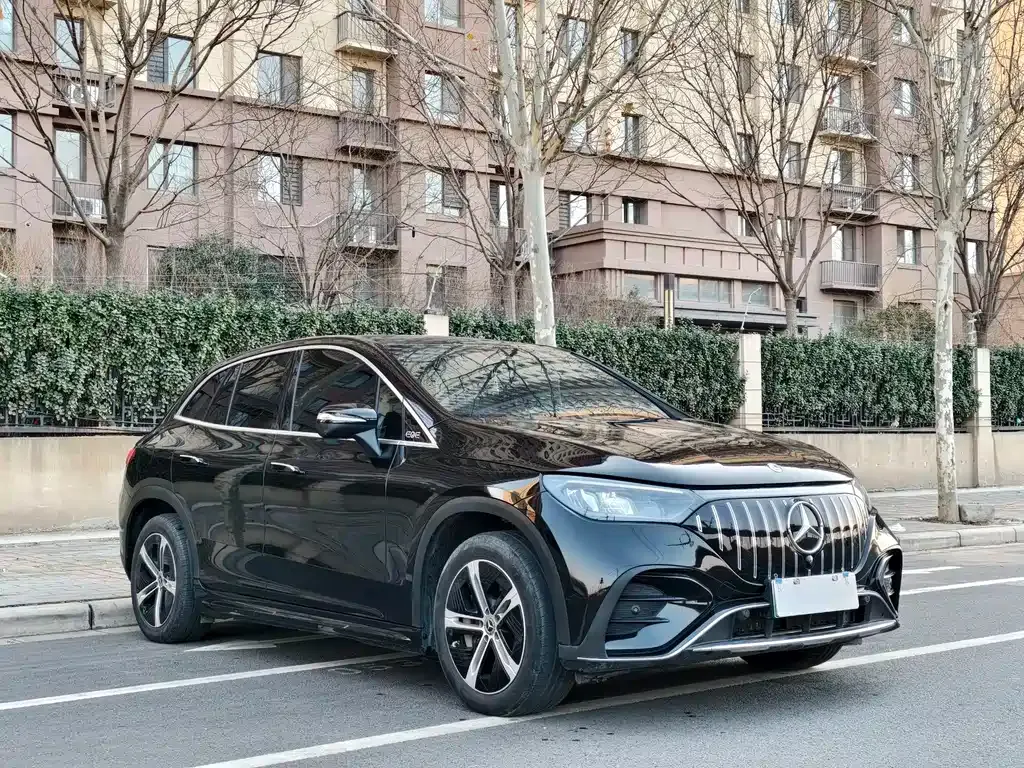 Mercedes-Benz EQE SUV — фото 10