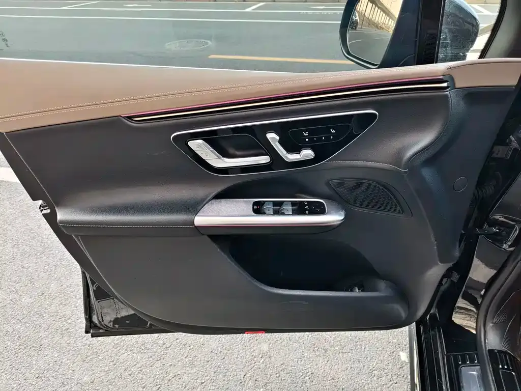 Mercedes-Benz EQE SUV — фото 2