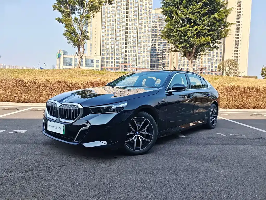 BMW i5 — фото 8