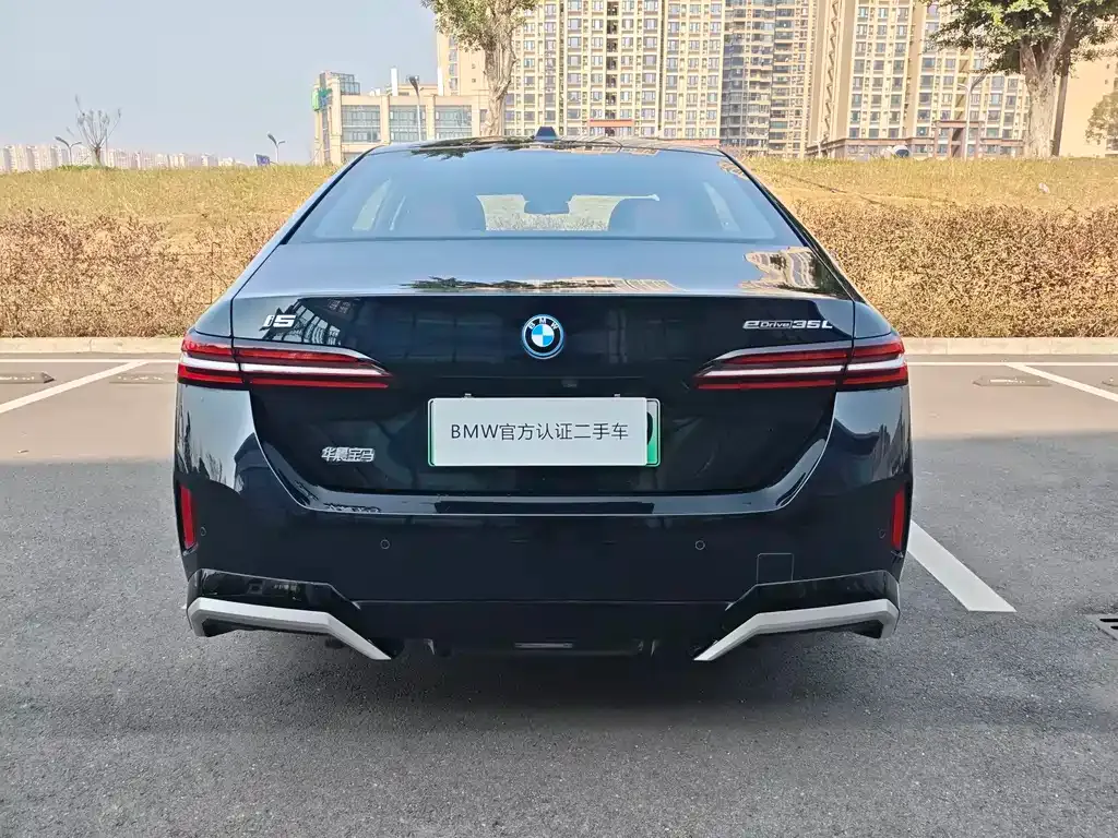 BMW i5 — фото 5