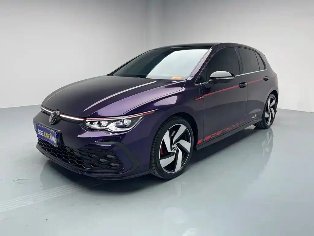 Volkswagen Golf GTI — фото 1