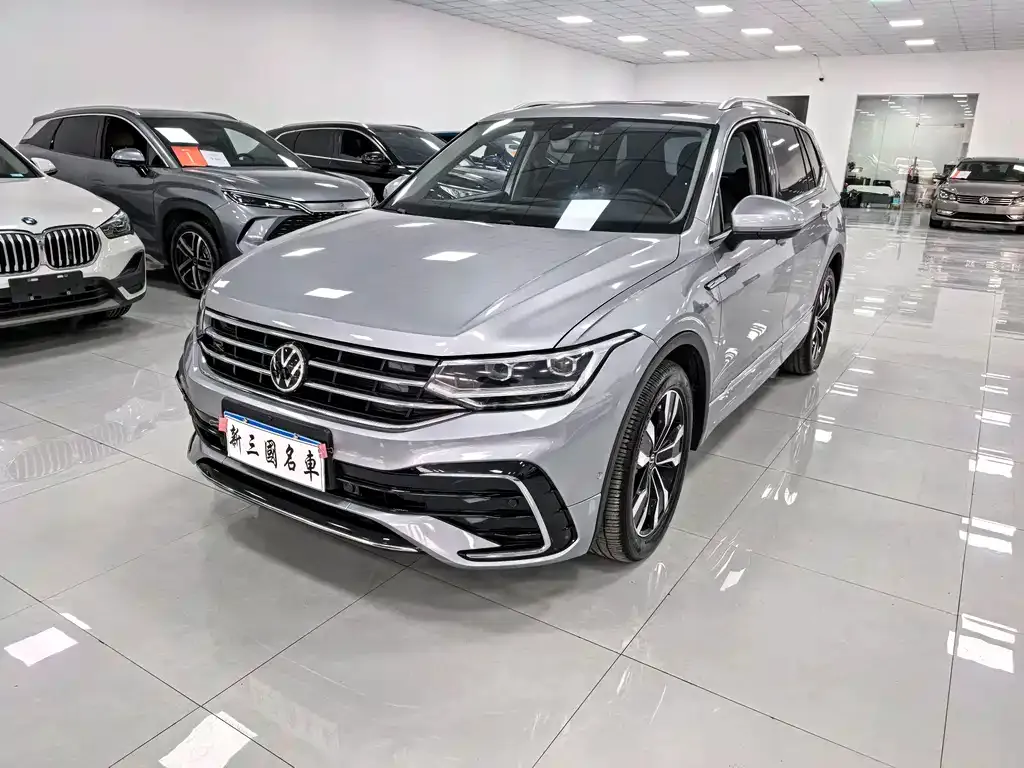 Volkswagen Tiguan L — фото 1