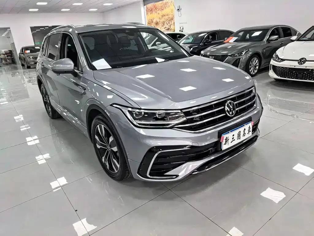 Volkswagen Tiguan L — фото 3