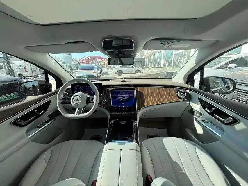 Mercedes-Benz EQE SUV — фото 2