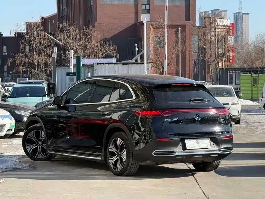 Mercedes-Benz EQE SUV — фото 10