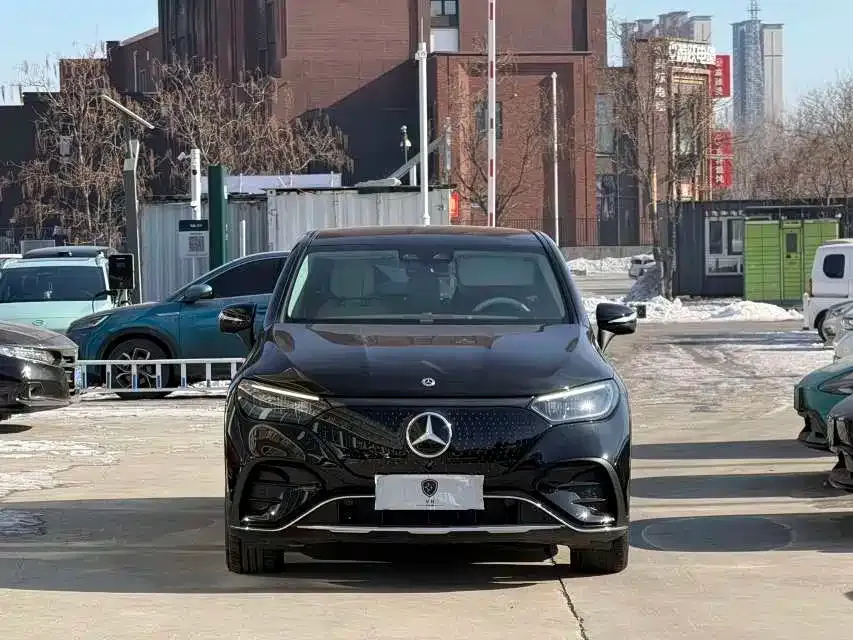 Mercedes-Benz EQE SUV — фото 4