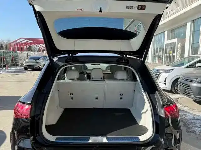 Mercedes-Benz EQE SUV — фото 3
