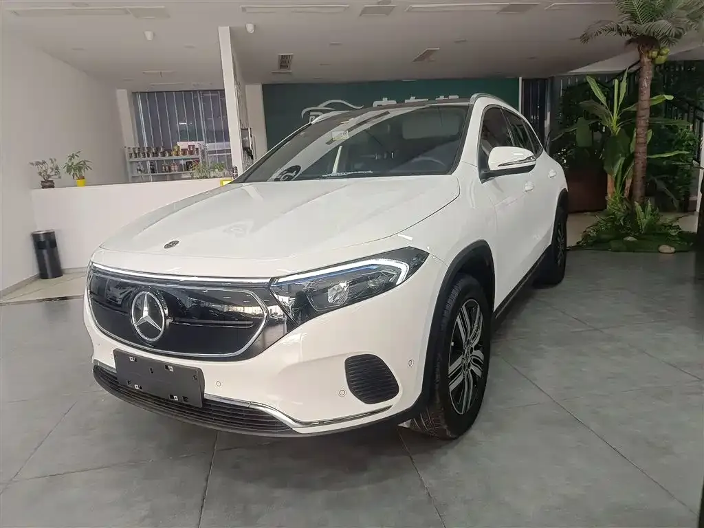 Mercedes-Benz EQA — фото 1